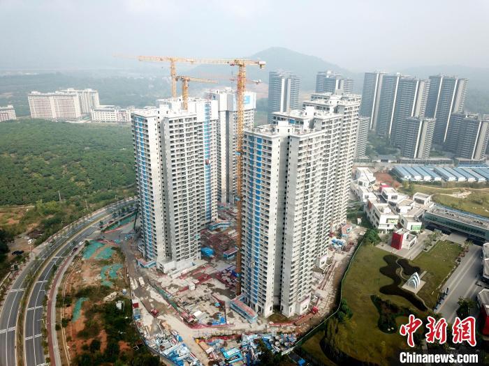 廣州一在建樓盤。 范少鵬 攝