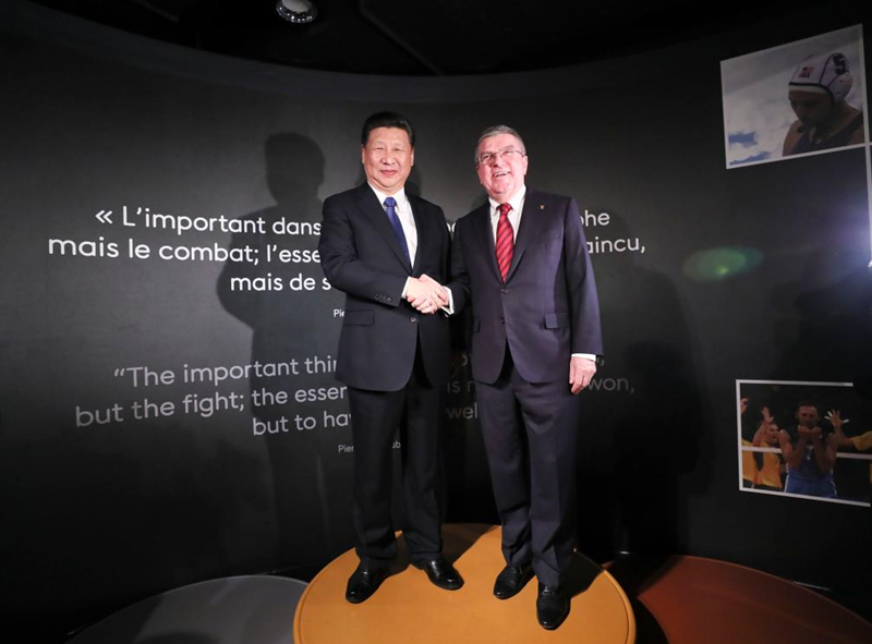 2017年1月18日,習(xí)近平主席在位于瑞士洛桑的國際奧林匹克博物館會(huì)見時(shí)任國際奧林匹克委員會(huì)主席巴赫。