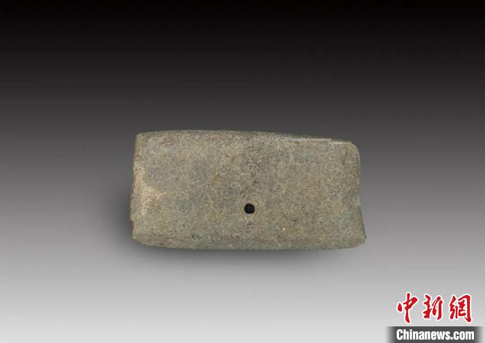 在該遺址發(fā)現(xiàn)的石刀?！∩轿魇】脊叛芯吭汗﹫D